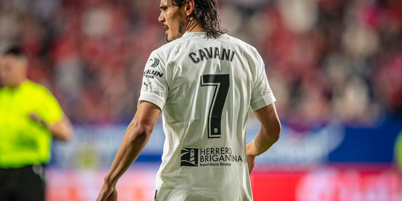 Asistencia de Cavani en el triunfo de Valencia