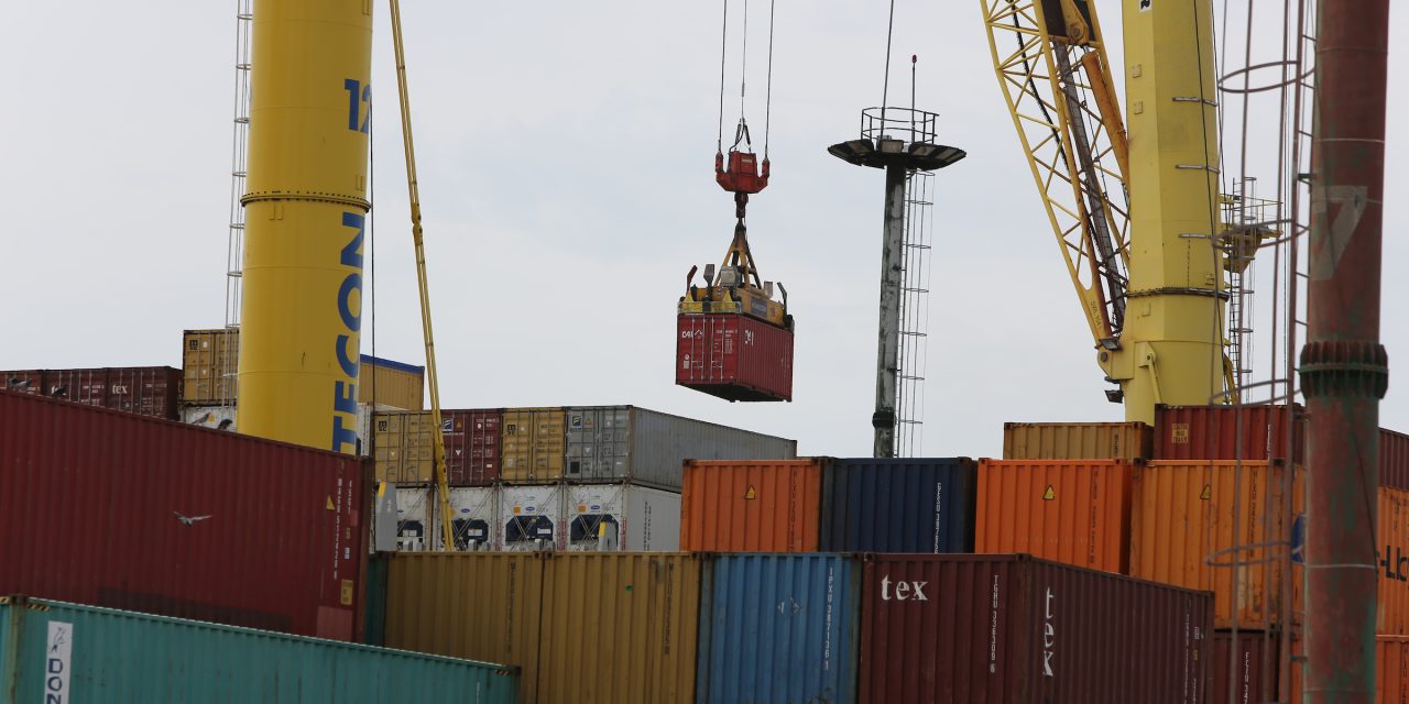 Siguen a la baja las exportaciones de bienes que acumulan caída de 21,3% en 2023
