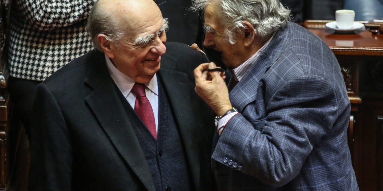 Un libro antigrieta: conversaciones sin ruido entre Sanguinetti y Mujica