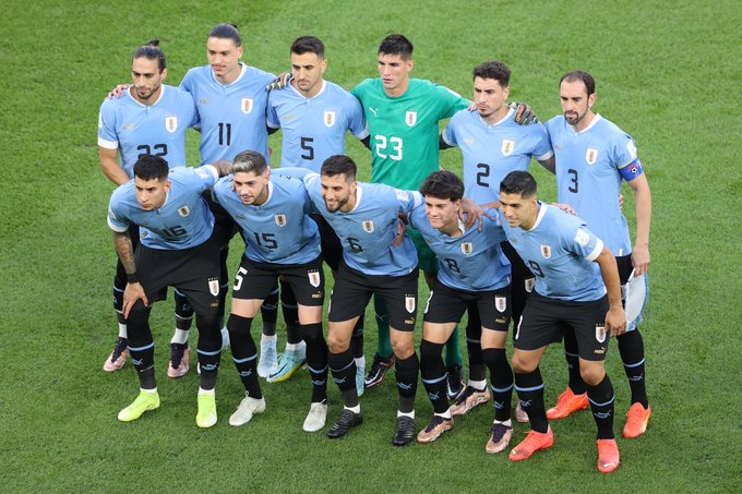 Uruguay tuvo sus chances pero empató sin goles ante Corea Del Sur en el debut