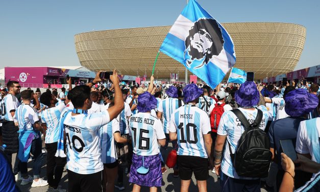 Presidente de FIFA expresó su deseo para que se celebre la figura de Maradona en mundiales posteriores