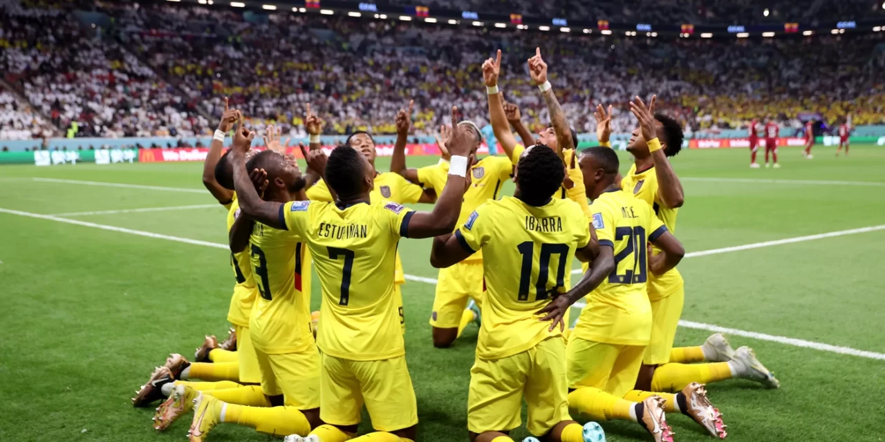 Ecuador venció 2 a 0 a Qatar en el inicio del mundial