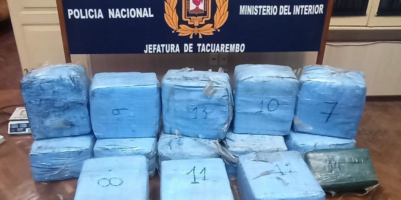 Incautaron casi 500 kilos de droga que fueron arrojados desde una avioneta en Tacuarembó