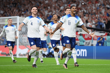 Inglaterra y Estados Unidos avanzaron a octavos de final por el Grupo B