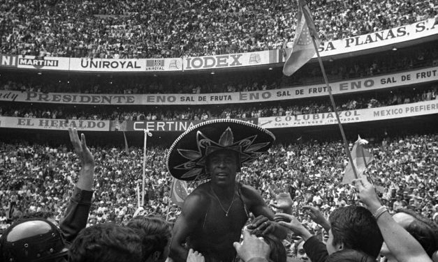 Pelé es internado por graves problemas de salud