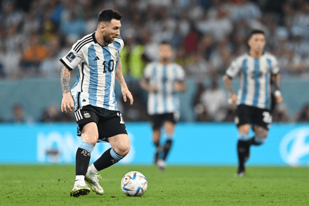 Messi «muy feliz» por dar «un pasito más» en el mundial