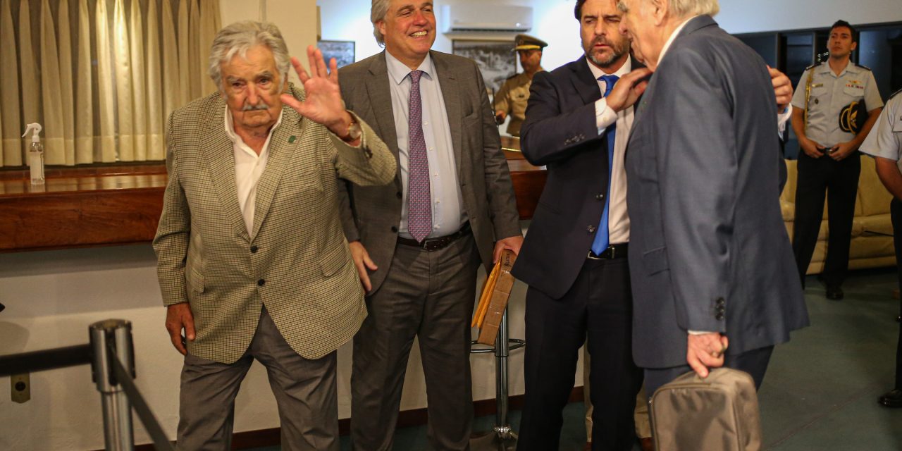 «Habla bien del país que todos queremos», dijo Lacalle Pou tras viajar con Sanguinetti y Mujica a la asunción de Lula