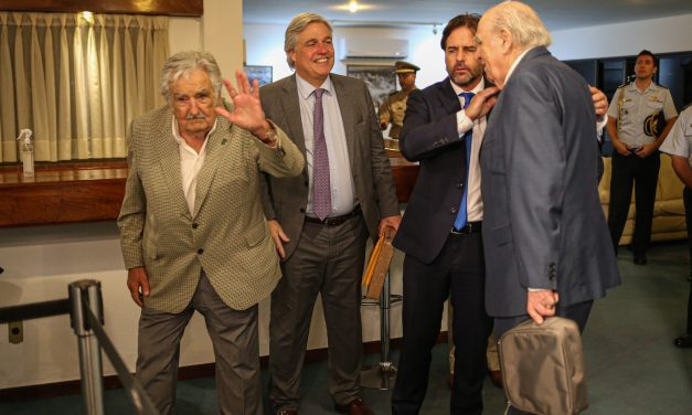 «Habla bien del país que todos queremos», dijo Lacalle Pou tras viajar con Sanguinetti y Mujica a la asunción de Lula