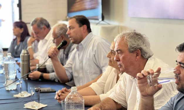 Dirigentes blancos formaron parte del tradicional homenaje a Leandro Gómez