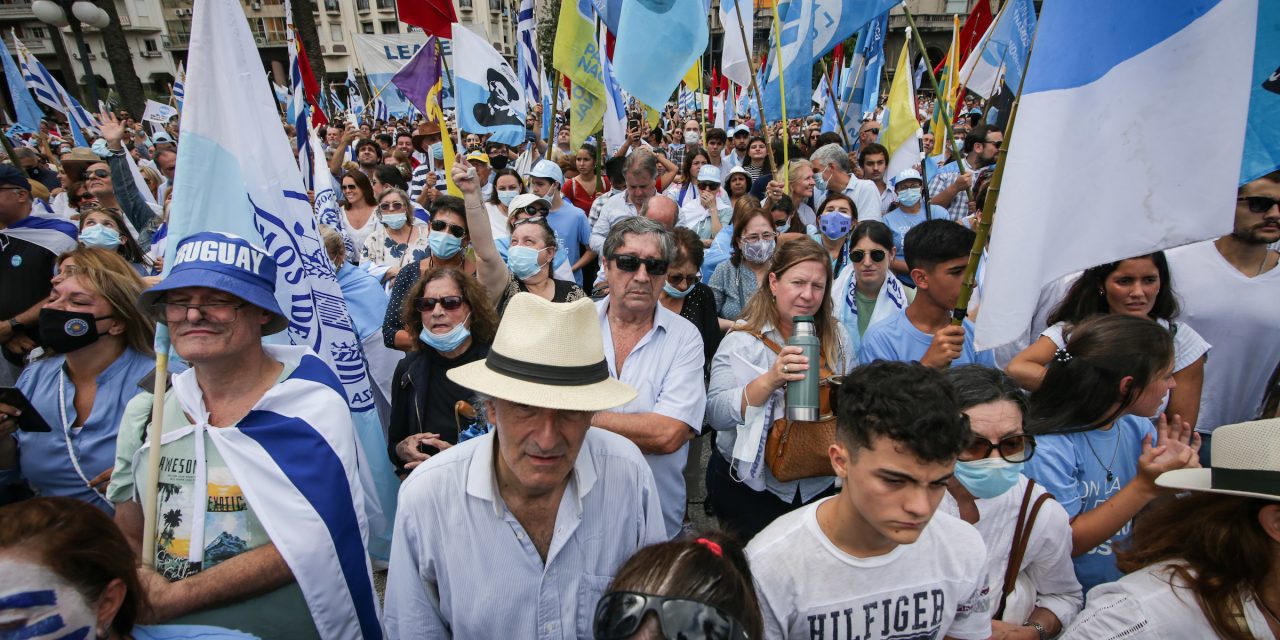 El 45% de los uruguayos votaría a partidos de la coalición y el 41% al Frente Amplio, según Factum