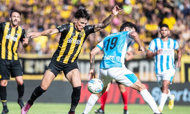 Peñarol debutó en el apertura con triunfo ante Cerro en el Campeón del siglo 