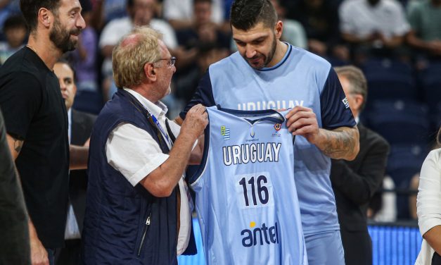 Esteban Batista jugó su último partido con la selección uruguaya de básquetbol
