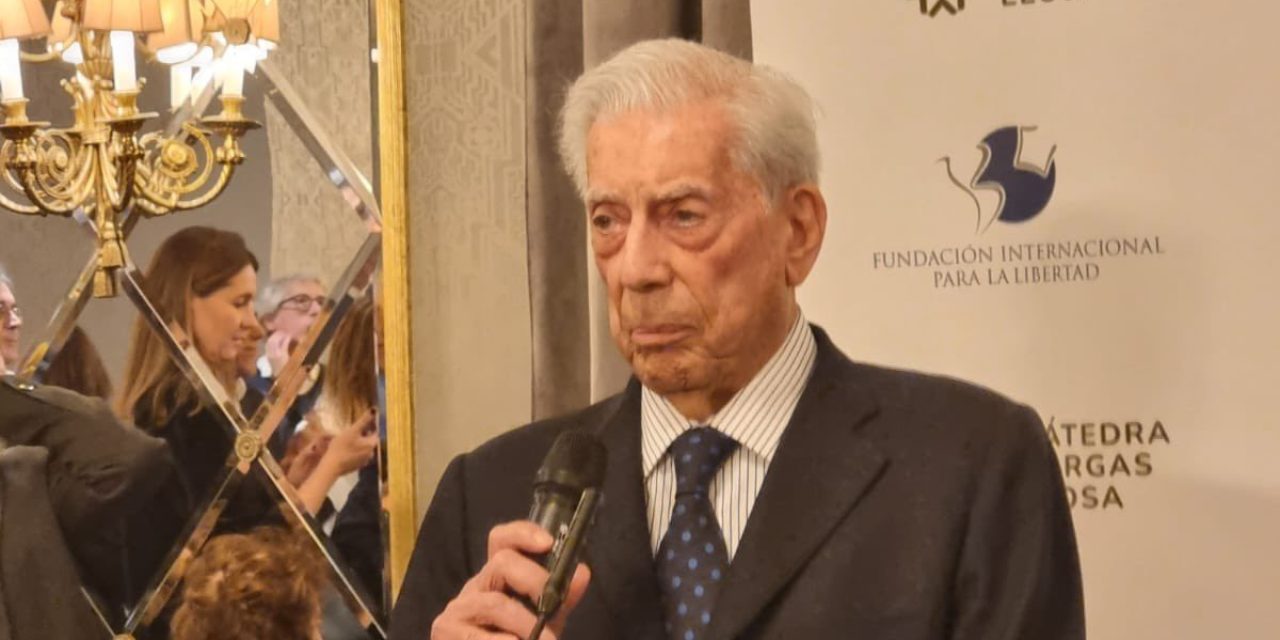 Mario Vargas Llosa, entre el ingreso a la Academia Francesa y su separación mediática de Isabel Preysler