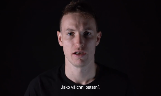 Jugador checo asume su homosexualidad y se convierte en el primer futbolista de LaLiga en hacerlo