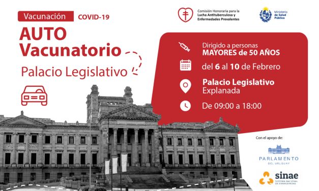 Este lunes se instaló un auto vacunatorio de Covid-19 en la explanada del Palacio Legislativo