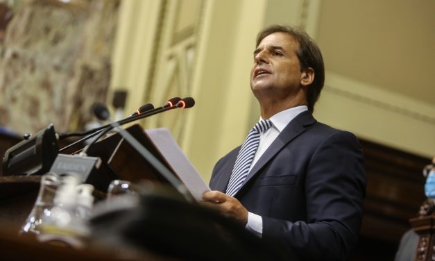 Lacalle anunció rebajas impositivas para más de 80.000 personas con renuncia fiscal de U$S 150 millones