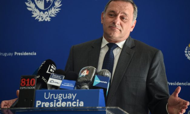 “El gobierno no trabaja en función de las encuestas”, aseguró Delgado