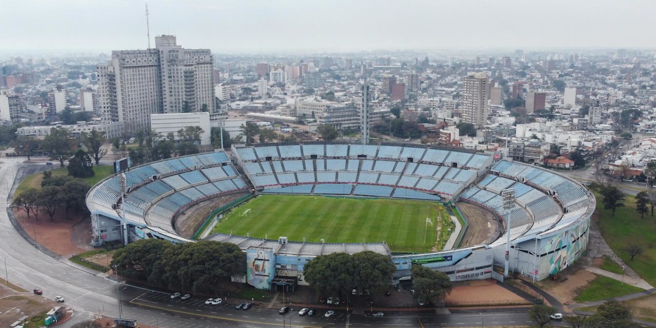 ¿Cuántos kilómetros recorrieron Nacional y Peñarol en el último Torneo Uruguayo?