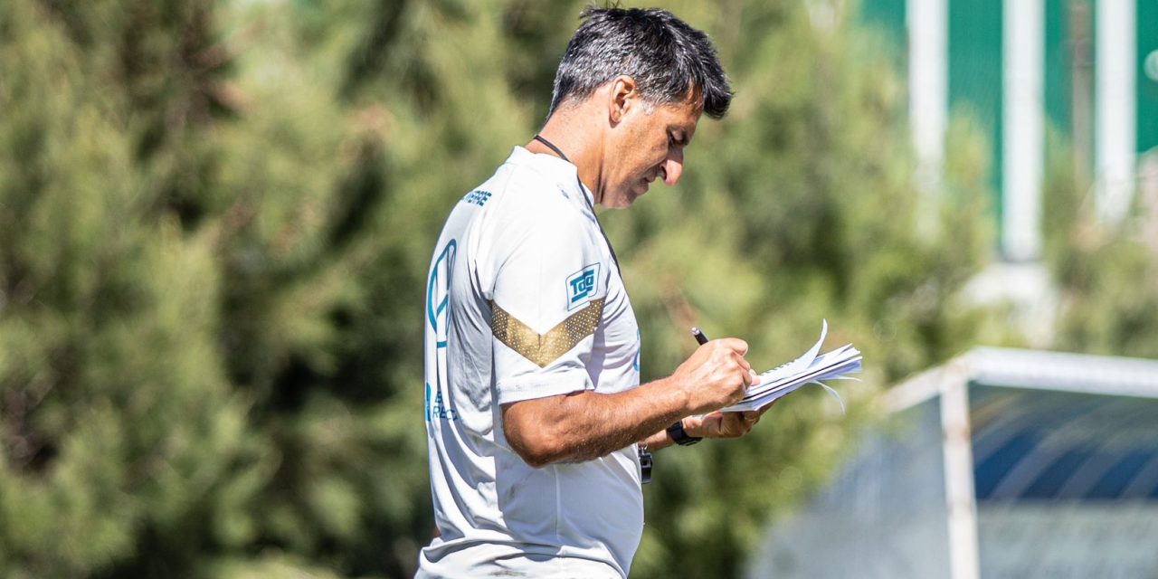 Marcelo Broli, entrenador interino de la Selección Uruguaya, reservó futbolistas para la próxima fecha FIFA y hay novedades