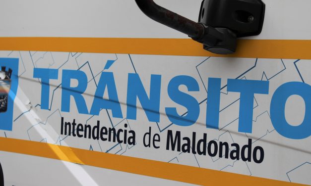 90 multas y 29 vehículos retenidos el fin de semana en Maldonado tras operativo de tránsito