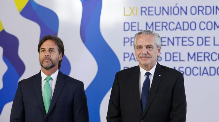 Luis Lacalle Pou y Alberto Fernández acordaron una cumbre bilateral en abril