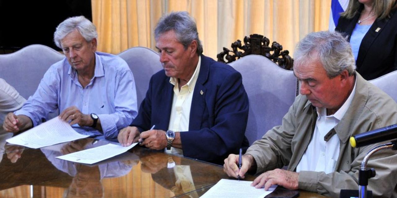 Interior y la Intendencia de Maldonado firmaron convenio de US$ 3 millones para combatir incendios