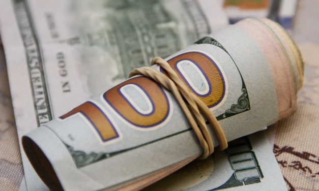 El dólar cerró la semana a la suba y se acercó al piso de los $39