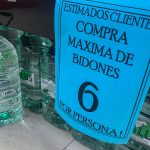 Venta de agua se multiplicó: hogares destinan 30% más de presupuesto a compra de botellas