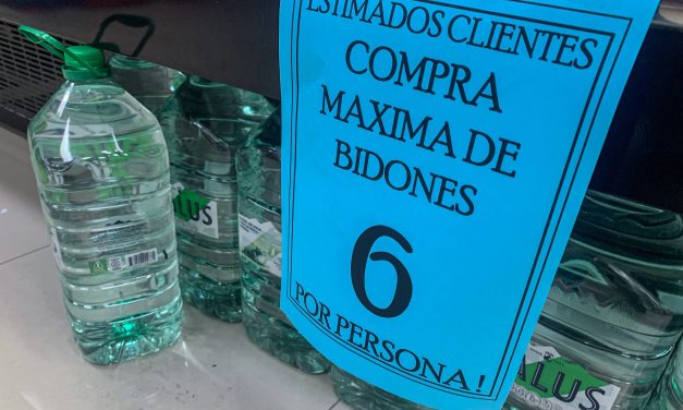 Venta de agua se multiplicó: hogares destinan 30% más de presupuesto a compra de botellas