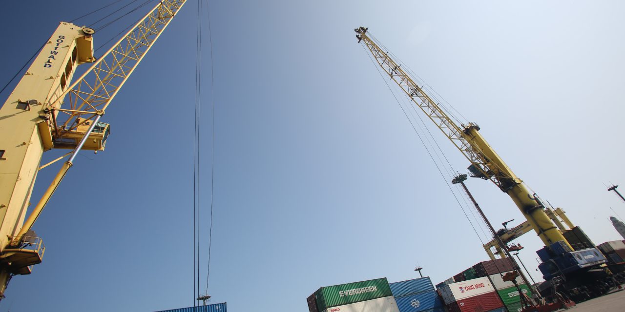 Paro de sindicato portuario afecta a terminales y operadores de todo el país