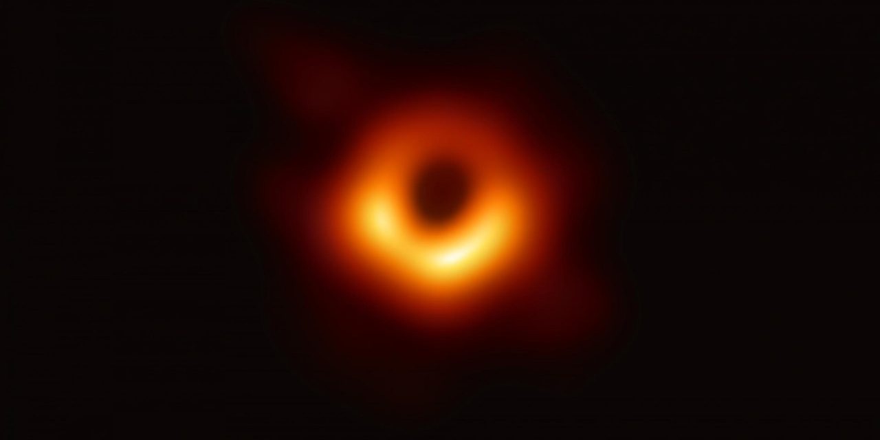 Pongamos Pienso: ¿Qué son los agujeros negros?