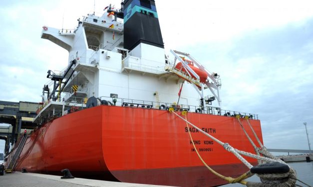 Partió primer buque con celulosa de UPM2 desde el puerto de Montevideo