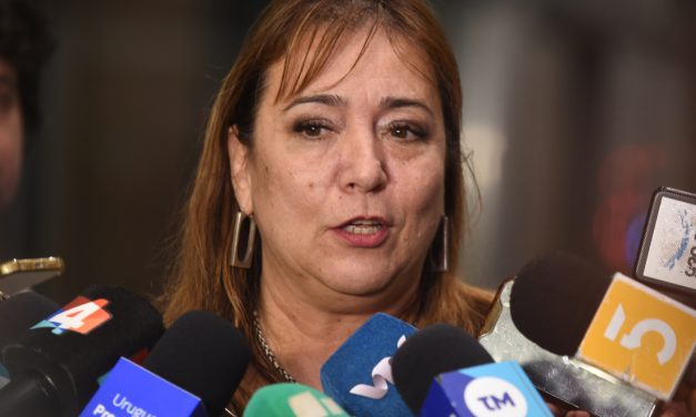 Moreira renunció al ministerio y volverá al Parlamento para trabajar “por los más frágiles”