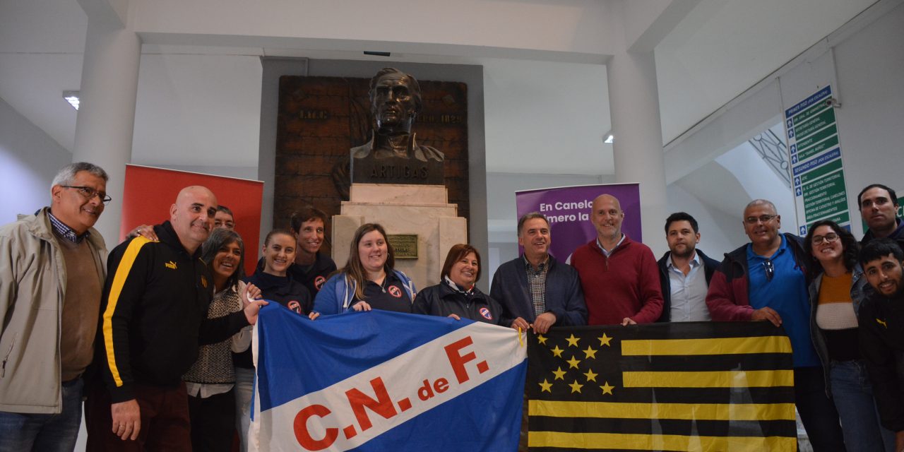 Hinchas de Nacional y Peñarol unidos por campaña de abrigo en Canelones