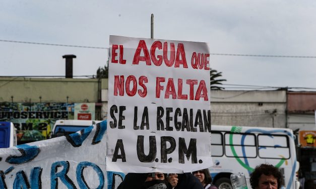 “El agua se defiende”: manifestantes reclamaron a Lacalle por la crisis hídrica