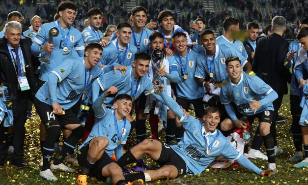 Miles de personas salieron a las calles a festejar triunfo de selección juvenil sub-20