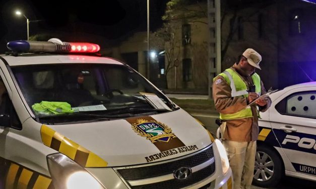 Seis conductores que realizaban picadas en la rambla de Montevideo quedaron emplazados