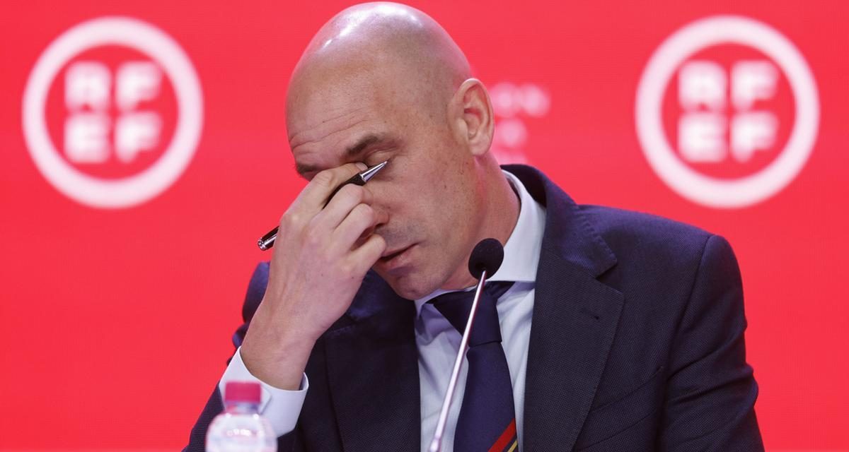 FIFA suspendió por 90 días a Luis Rubiales tras beso no consensuado a jugadora