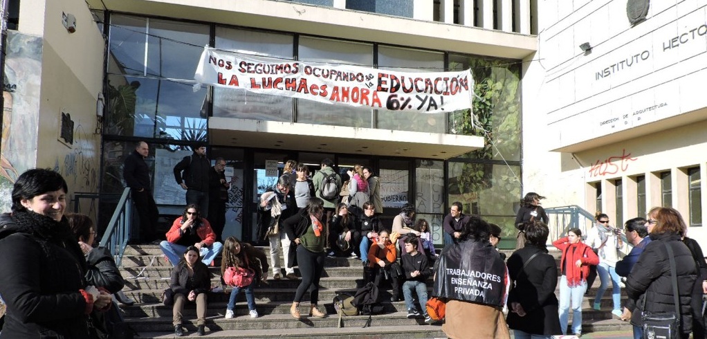 Liceo Miranda ocupado; docentes repudian atropello a derecho de los estudiantes
