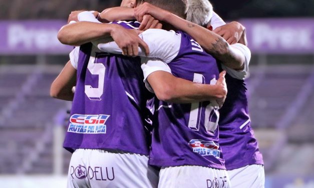 Defensor goleó en su casa y presiona a los grandes