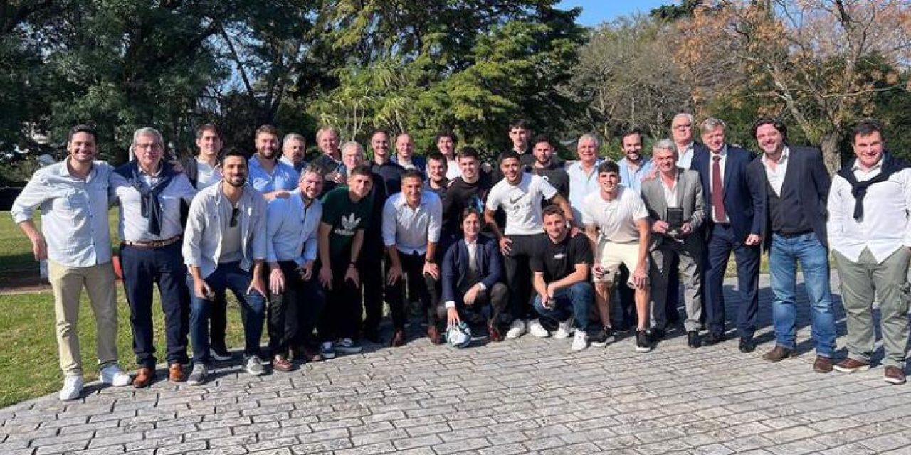 Lacalle homenajeó a campeones sub 20 con un asado en la residencia de Suárez y Reyes