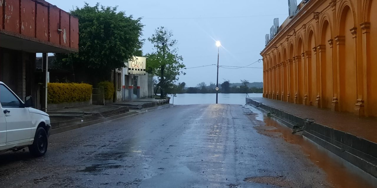 Nuevas inundaciones en Cerro Largo obligan a familias de Melo a autoevacuarse
