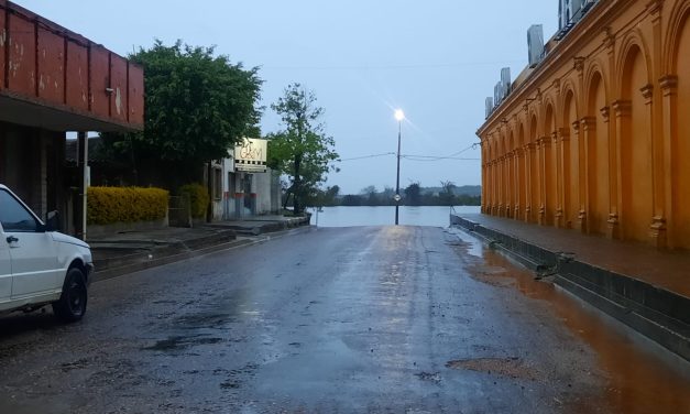 Nuevas inundaciones en Cerro Largo obligan a familias de Melo a autoevacuarse