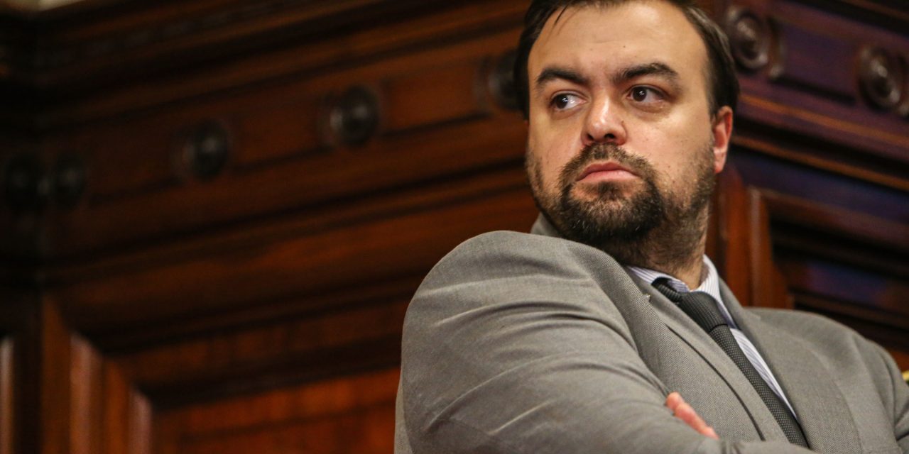 Andrés Capretti renunció a su cargo en el Ministerio del Interior tras denuncia de acoso sexual