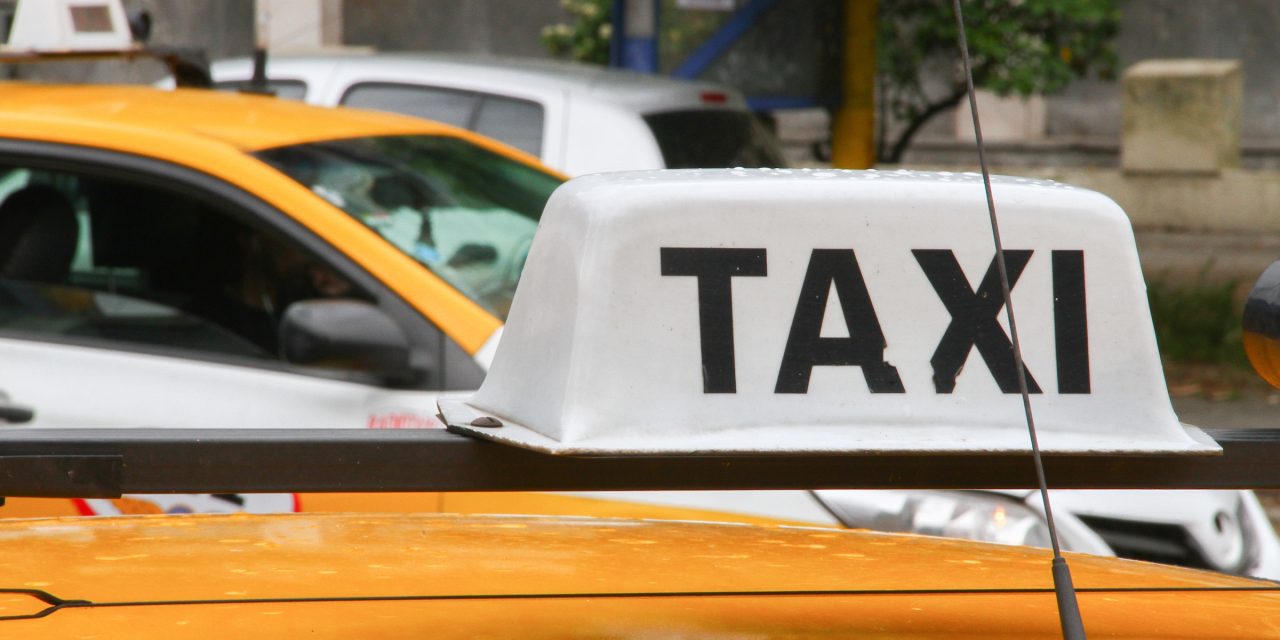 Soriano estrena primeros taxis eléctricos en la historia del departamento