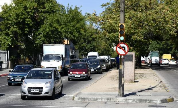 Comenzaron a funcionar nuevos semáforos en la calle 21 de Setiembre en el barrio de Punta Carretas