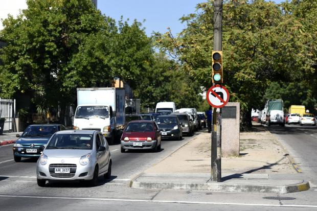 Comenzaron a funcionar nuevos semáforos en la calle 21 de Setiembre en el barrio de Punta Carretas