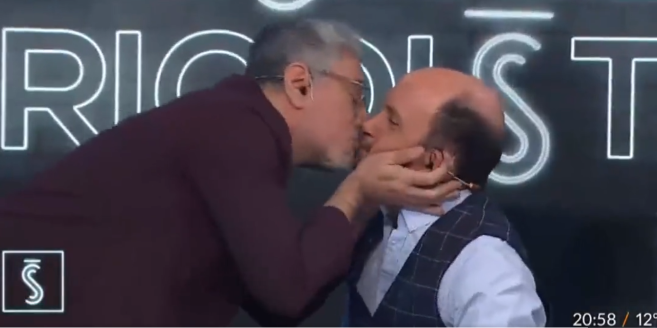 Leo Pereyra le devolvió el beso en la boca a Nacho Álvarez, mirá el video