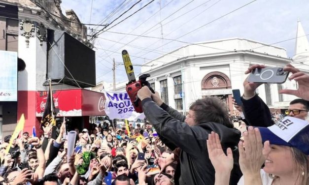 Campaña electoral argentina: Entre la motosierra de Milei, el triunfo en el Chaco que festeja Bullrich y el “plan platita” de Massa