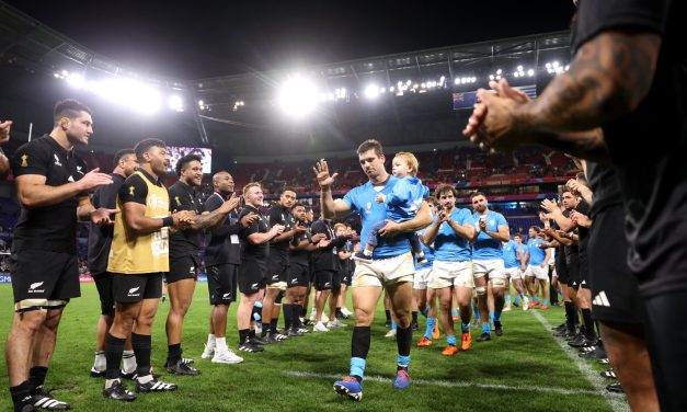 El pasillo de honor con que los All Blacks despidieron a los Teros